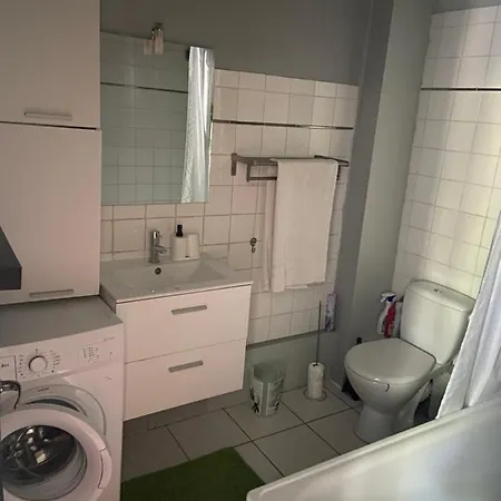 Studio Proche De L'armada Quartier St Gervais Avec Parking شقة
