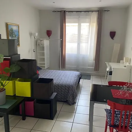 Studio Proche De L'armada Quartier St Gervais Avec Parking شقة *
